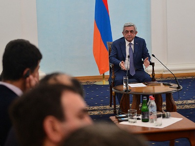 Սերժ Սարգսյանն ընդունել է Համահայկական գիտական համաժողովի մասնակիցներին (ֆոտո)