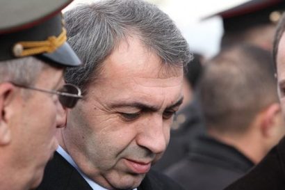 «Ժողովուրդ». Ապրիլյան պատերազմից հետո պաշտոնանկ արված Միրզաբեկյանը կարող է կրկին ՊՆ-ում բարձր պաշտոնի նշանակվել