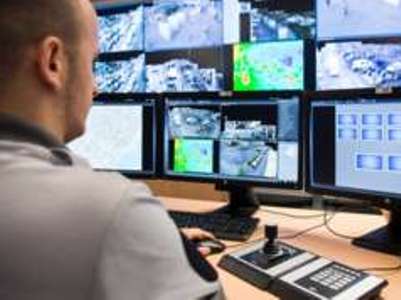 Շվեյցարիայի բնակիչները հատուկ ծառայություններին թույլատրել են հետեւել իրենց
