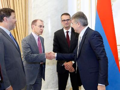 Armenia PM and France bank official discuss cooperation