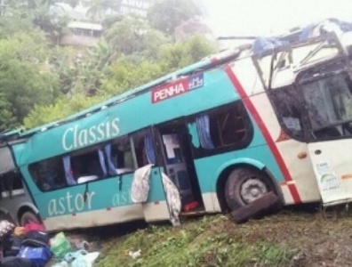 11 people injured in Thailand bus accident