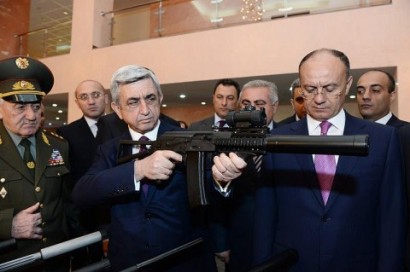 Newspaper: Armenia ex-defense minister to enter politics with “chess knight’s move”