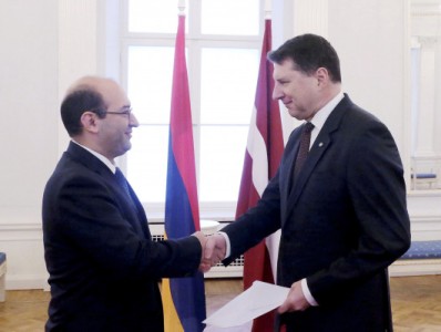 Լատվիայում ՀՀ դեսպանն իր հավատարմագրերն է հանձնել Լատվիայի նախագահին