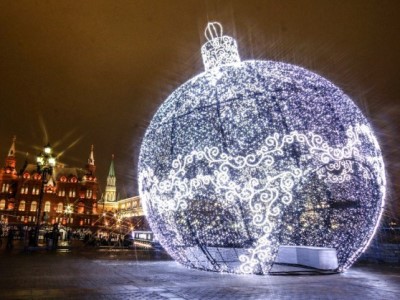 В Москве установят самую большую в мире музыкальную елочную игрушку