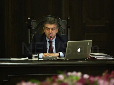 Երեւում է՝ ամբողջ գիշեր աշխատել եք, հա՞. Վարչապետը՝ ֆինանսների նախարարին