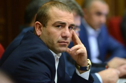 «Ժողովուրդ». «Շրջապատս նոր չեմ հավաքում». Բազմասեր Առաքելյանի հովանավորը Վիգեն Սարգսյանն է