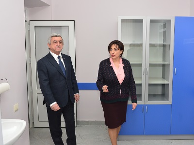 Սերժ Սարգսյանը ներկա է գտնվել պոլիկլինիկայի վերաբացմանը (ֆոտո)