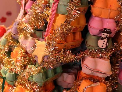 UK woman constructs Christmas Tree out of egg boxes