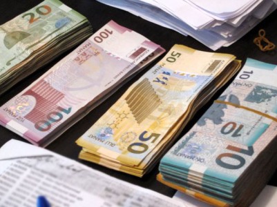 Ադրբեջանական մանաթը շարունակում է արժեզրկվել