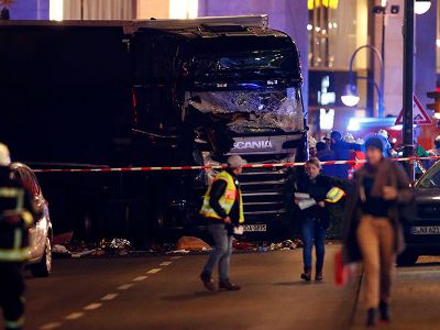Водитель польского грузовика сражался с напавшим на него в Берлине террористом