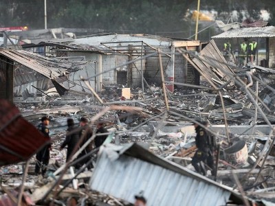 На рынке в Мексие прогремела серия сильных взрывов