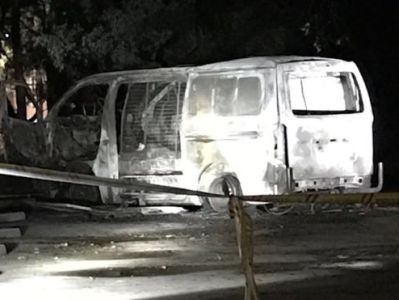 У здания организации «Австралийское христианское лобби» подожгли микроавтобус