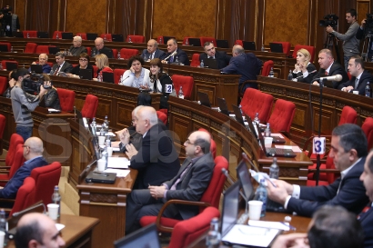 «Հրապարակ». ՀՀԿ-ում հրահանգվել է արտակարգ ռեժիմով բերման ենթարկել արտերկիր մեկնած պատգամավորներին