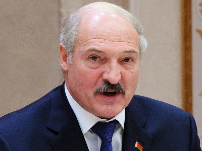 Лукашенко подарил на Новый год Кучме петуха, а получил книгу Макиавелли