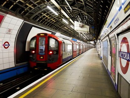 Работники лондонского метро намерены провести суточную забастовку 8 января