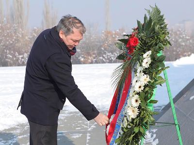 «Այսօր էլ զոհվում են անմեղ մարդիկ». Լեոնիդ Կալաշնիկովն այցելել է Ծիծեռնակաբերդի հուշահամալիրում