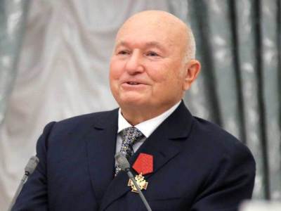 Лужков рассказал о планах встретить Новый год на горнолыжном курорте в Австрии