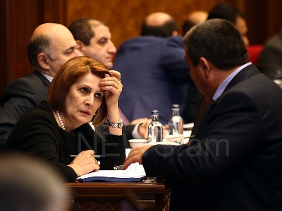 Որ ասեմ՝ մեզ միավորվելու առաջարկ չկա՝ սուտ կլինի. Հեղինե Բիշարյան