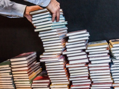Poroshenko sigs law restricting import of books from Russia to Ukraine…