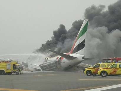 Пассажирский самолет загорелся в аэропорту Тегерана