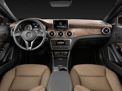 Mercedes представит обновленный GLA
