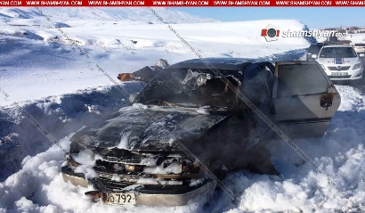 Car completely destroyed by fire on Armenia provincial road (PHOTOS)