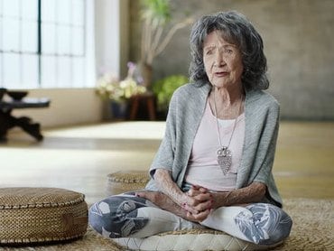 98-летняя гуру йоги поделилась секретом физической формы