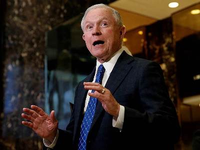 Кандидат в генпрокуроры США отрицает свои симпатии к Ку-клукс-клану