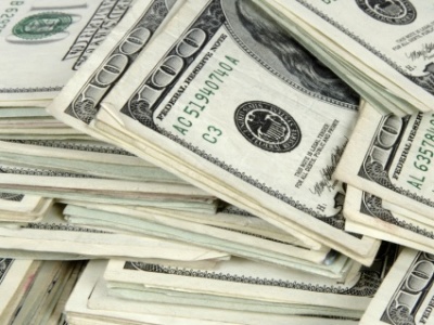 Курс доллара США в Армении продолжает повышаться