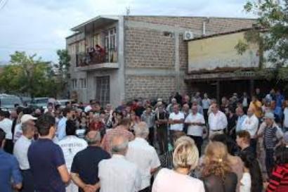 «Առավոտ». «Ֆրոնտիկների» ճակատամարտը կամ «թագավոր ախպեր, կարա՞ս երեխուս ուսման վարձի հարցը լուծես»