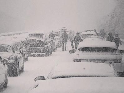 Снежная буря оставила без электричества более 200 тысяч домов во Франции
