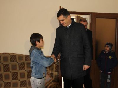 ՎիվաՍել-ՄՏՍ-ն ու «Ֆուլեր Տնաշինական Կենտրոնը» ամանորյա նվեր են մատուցել 42 ընտանիքի (ֆոտո)