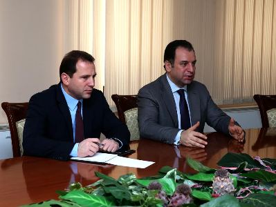Между Минобороны Армении и образовательным фондом «Симонян» подписан меморандум о сотрудничестве Между Минобороны Армении и образовательным фондом «Симонян» подписан меморандум о сотрудничестве
