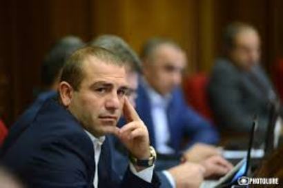 «Իրավունք». Բազմասեր Առաքելյանը իրոք որ բազմասեր է