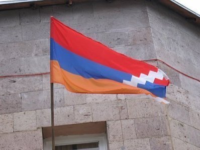 Против президентской республики в НКР проголосовали АРФ Дашнакцутюн и Ханумян