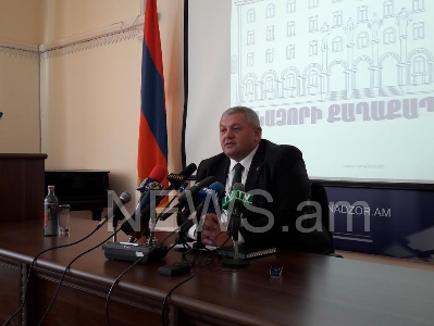Մամիկոն Ասլանյանը հույսը դրել է ավագանու նիստերը բոյկոտող անդամների՝ Վանաձորի հանդեպ ունեցած սիրո վրա