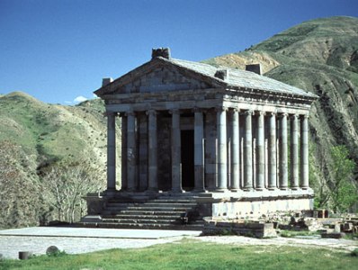 Number of Iranian tourists visiting Armenia’s Garni temple grows