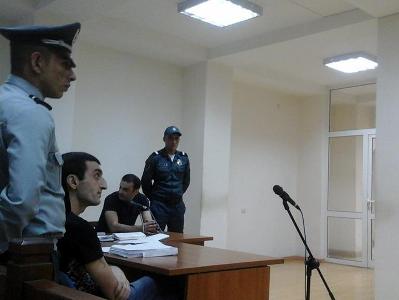 Ամբաստանյալի կինը չհարցաքննվեց. Սարի թաղի գործով նիստը հետաձգվեց