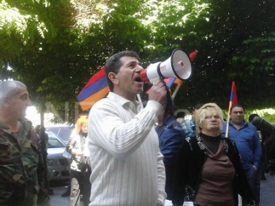 Վոլոդյա Ավետիսյանը գիշերելու է կառավարության շենքի դիմաց