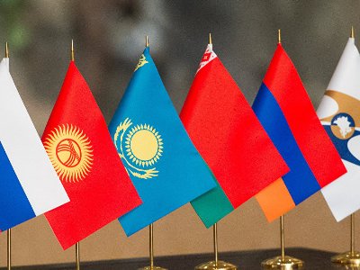 Медведев: Страны ЕАЭС в ближайшие годы снимут порядка двух десятков торговых ограничений