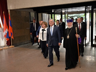 Sargsyan attends solemn event dedicated to 25th anniversary of Hayastan All-Armenian Fund