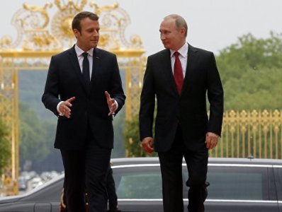 Путин и Макрон обсудили ситуацию с геями в Чечне
