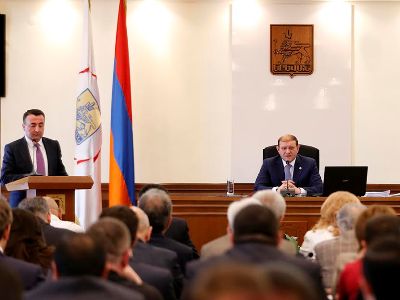 Участник карабахской войны и солист ереванской оперы получат квартиры