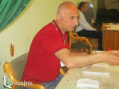 «Առավոտ». Ոստիկանն ու գողականը. «Ինչ ուզում եք արեք, մենք տեր ենք, Արայիկն էլ մեր տղեն ա, չնեղացնեք»