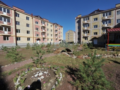 Another 83 families receive apartment purchase certificates over 20 years after Spitak quake