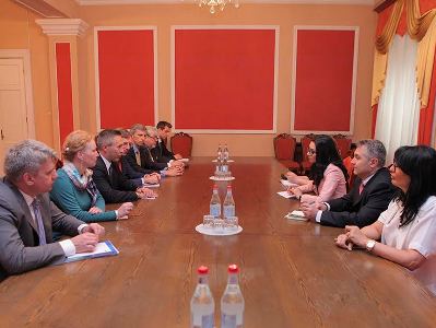 Вице-спикер парламента Армении и спецпосланники ЕС обсудили вопросы сотрудничества