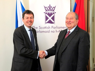 Ambassador to UK visits Scotland, presents Armenia’s potential