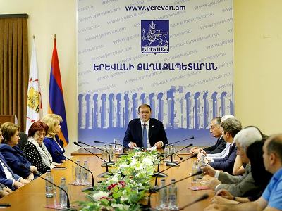 Фракция правящей партии Армении в Совете старейшин Еревана избрала руководителя и секретаря
