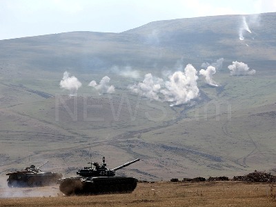 В Карабахе проходят военные учения