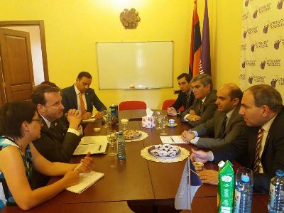 «Ելք» դաշինքի ղեկավարները հանդիպել են ՀՀ-ում ԱՄՆ դեսպան Ռիչարդ Միլսին
